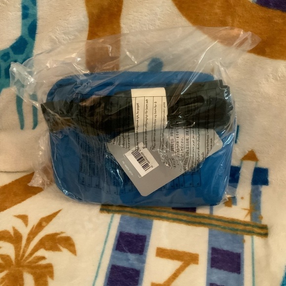 Donald Duck Hip Pack - Picture 5 of 5